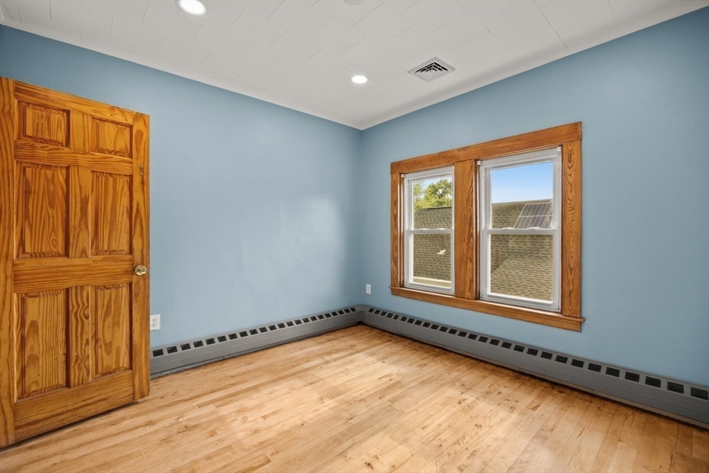 227 Dover St Property Photo 17