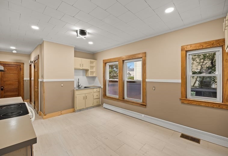227 Dover St Property Photo 30