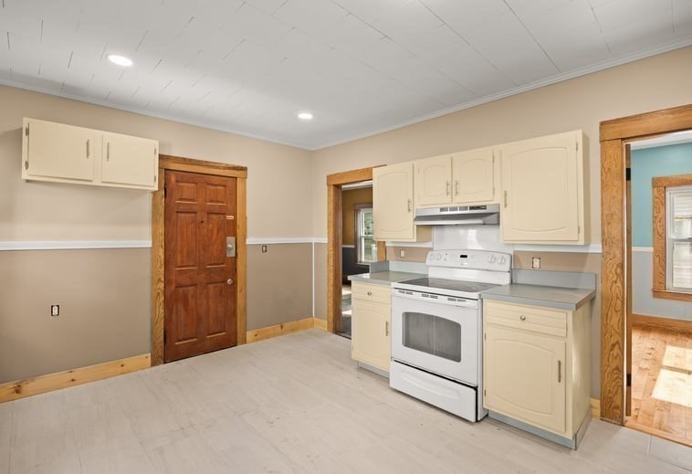 227 Dover St Property Photo 32
