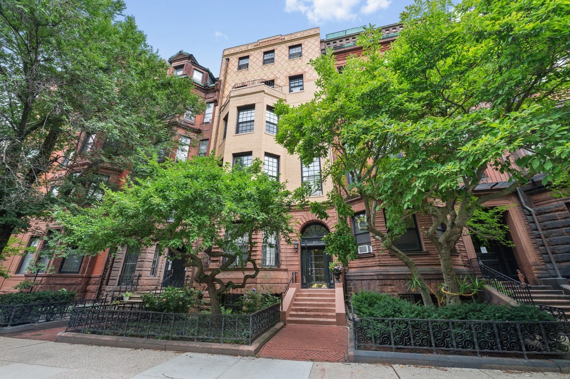 233 Commonwealth Avenue # 7 Property Photo 1