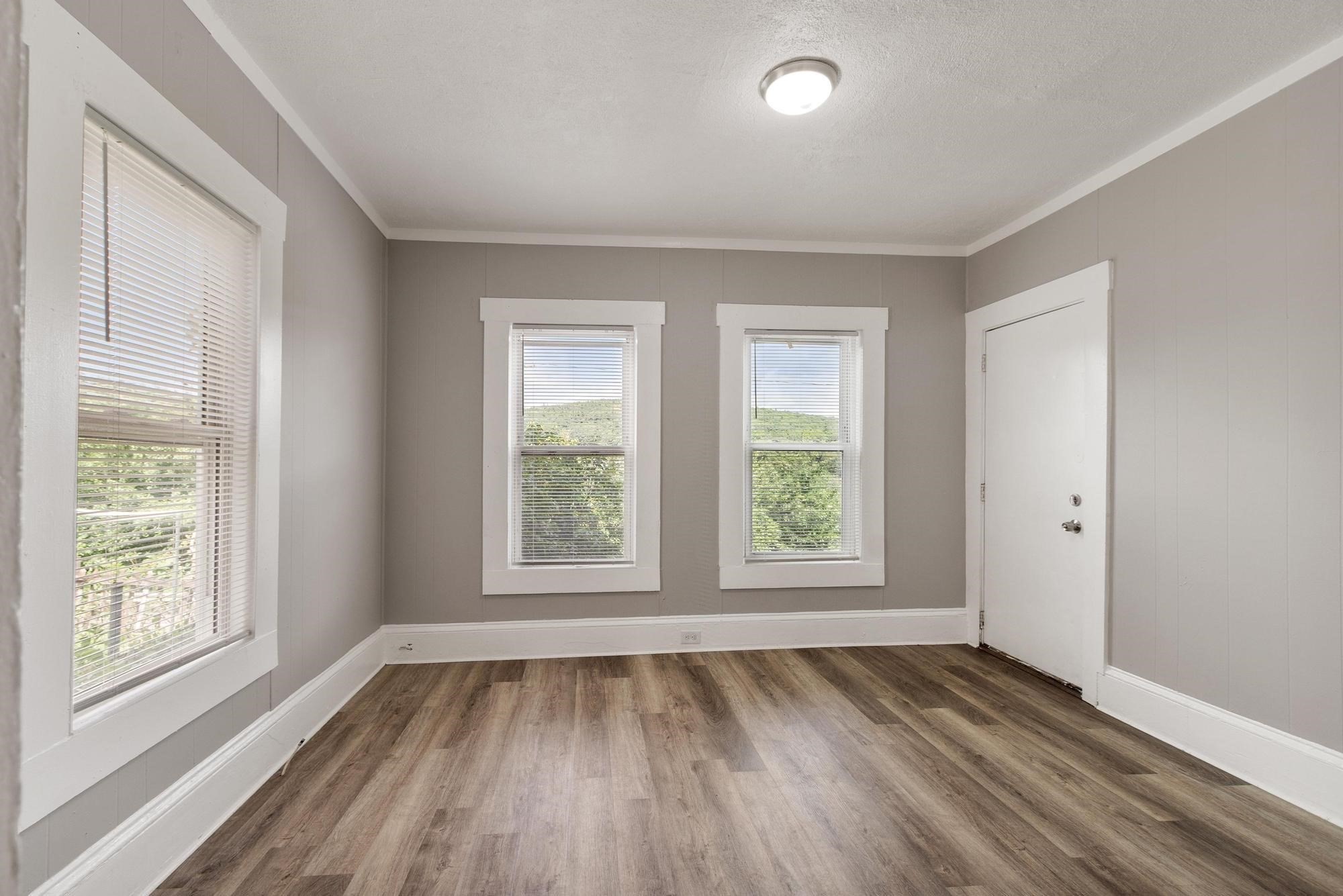 420 Kimball Property Photo 6
