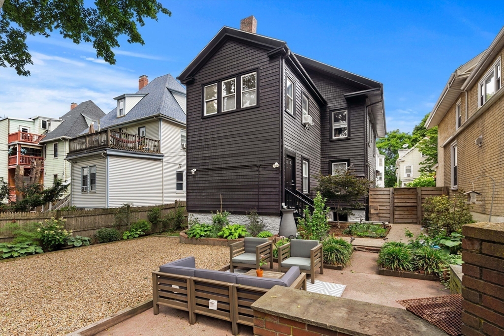 14 Wabon St Property Photo 10