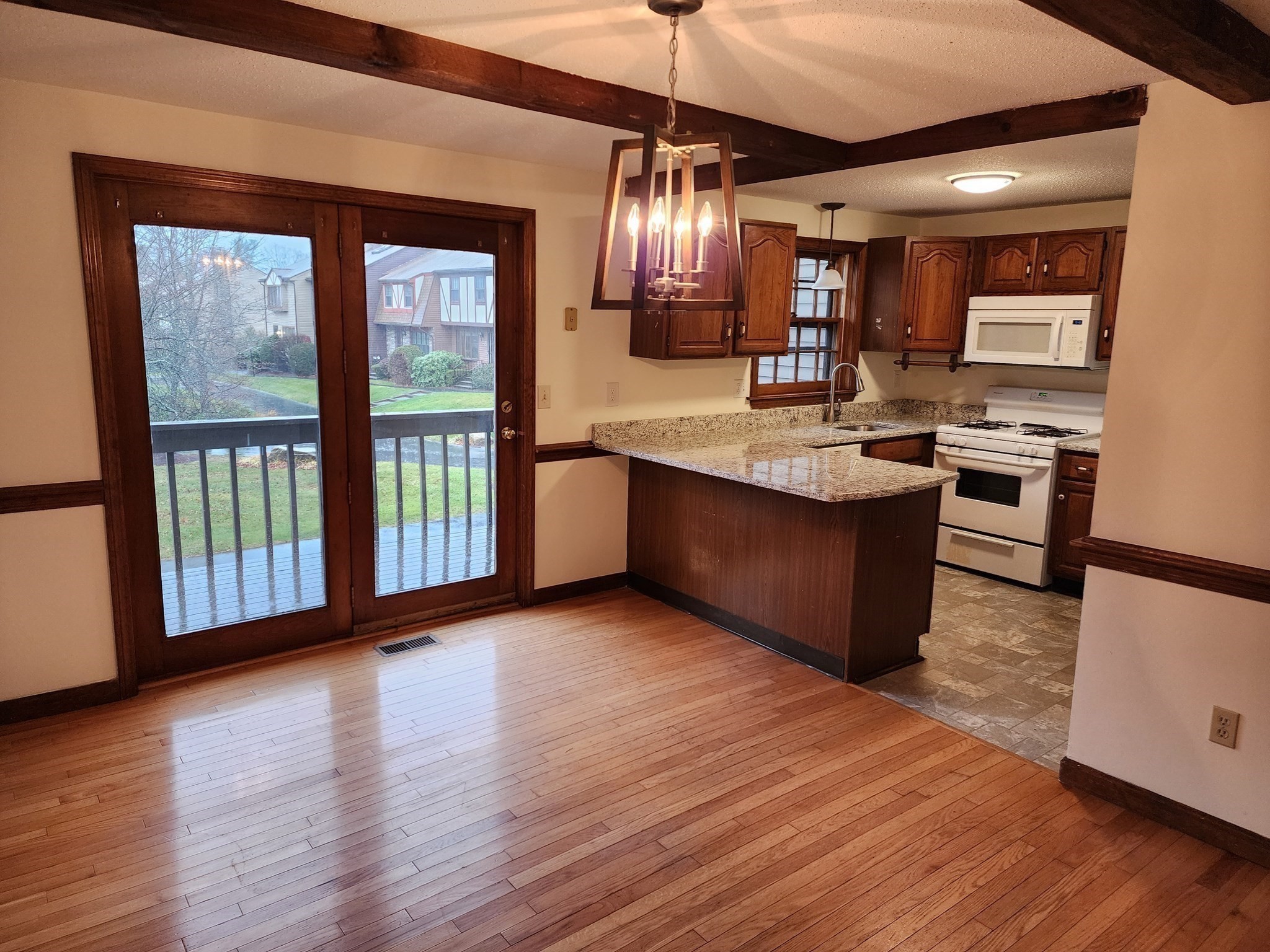 B7 Scotty Hollow Dr # B7 Property Photo 2