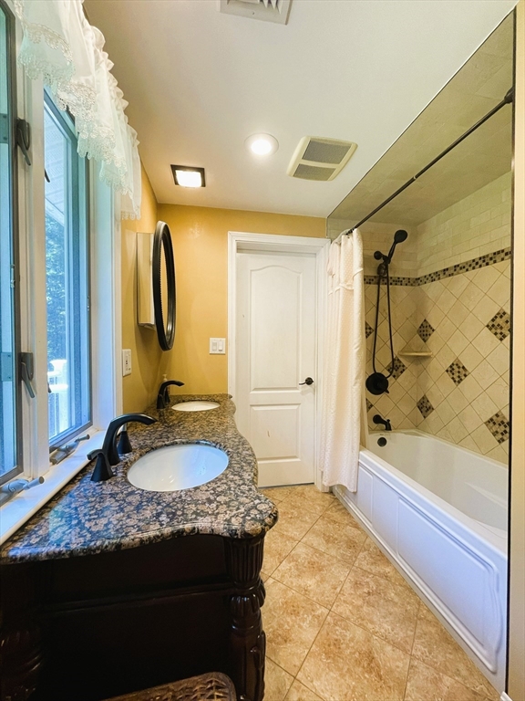 31 Green St Property Photo 11