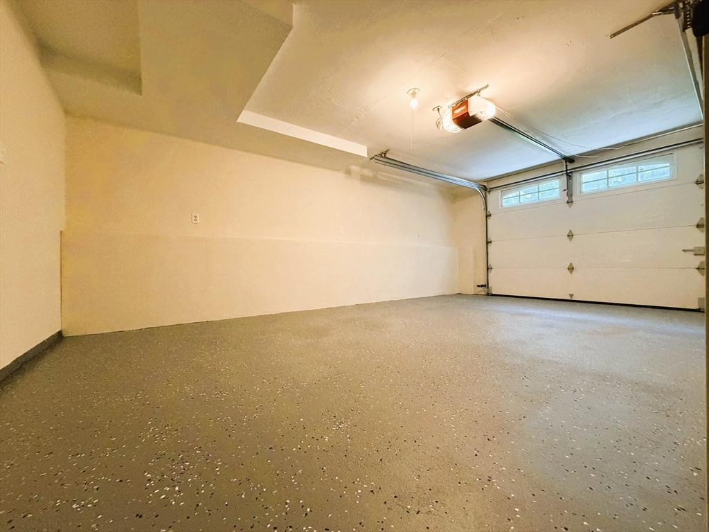 31 Green St Property Photo 37