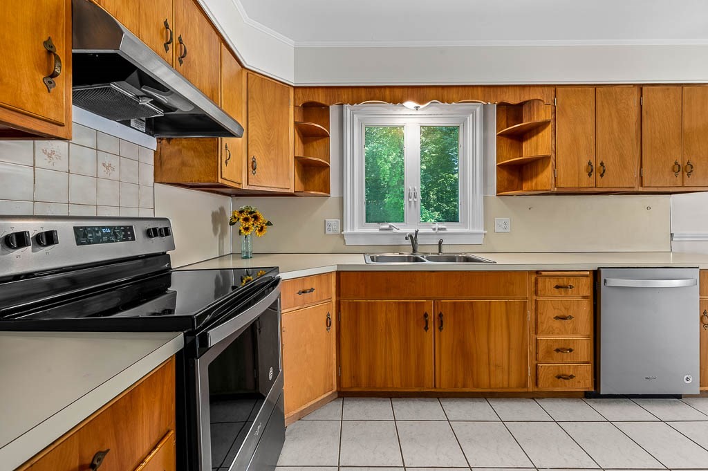 208 Stony Brook Road Property Photo 9