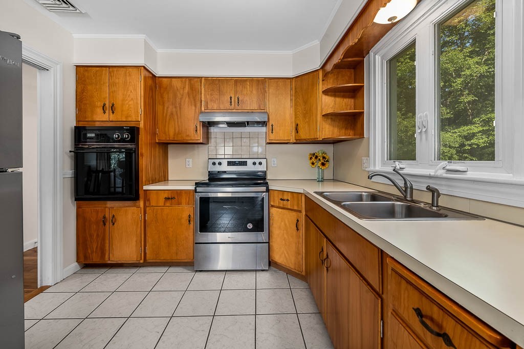 208 Stony Brook Road Property Photo 10