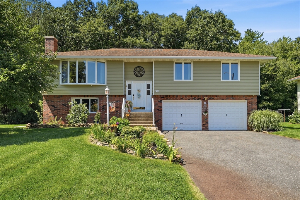 98 Mclean Parkway Property Photo 1