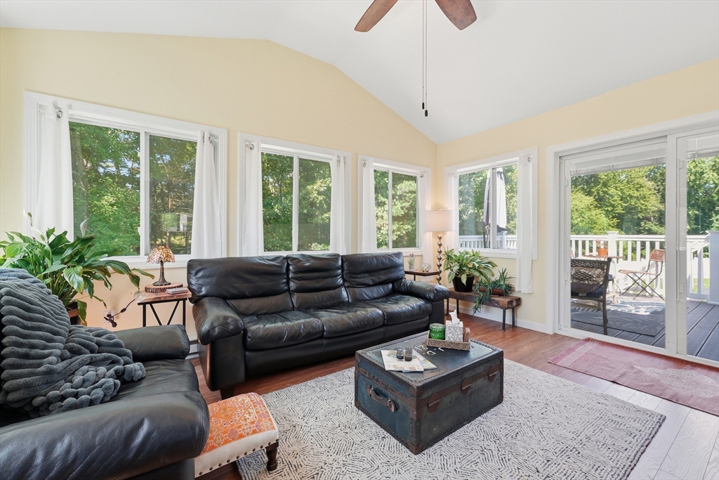 98 Mclean Parkway Property Photo 3