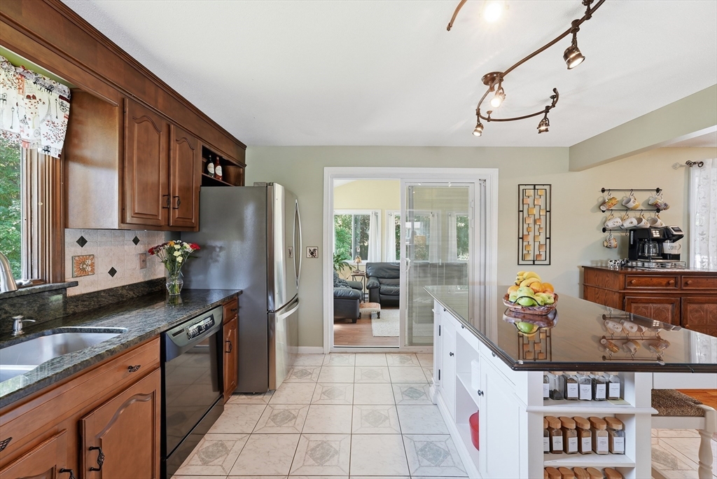 98 Mclean Parkway Property Photo 8
