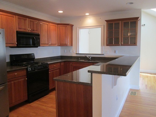 19 Vincent # 19 Property Photo 3