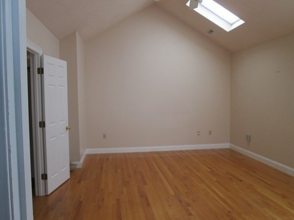 19 Vincent # 19 Property Photo 6