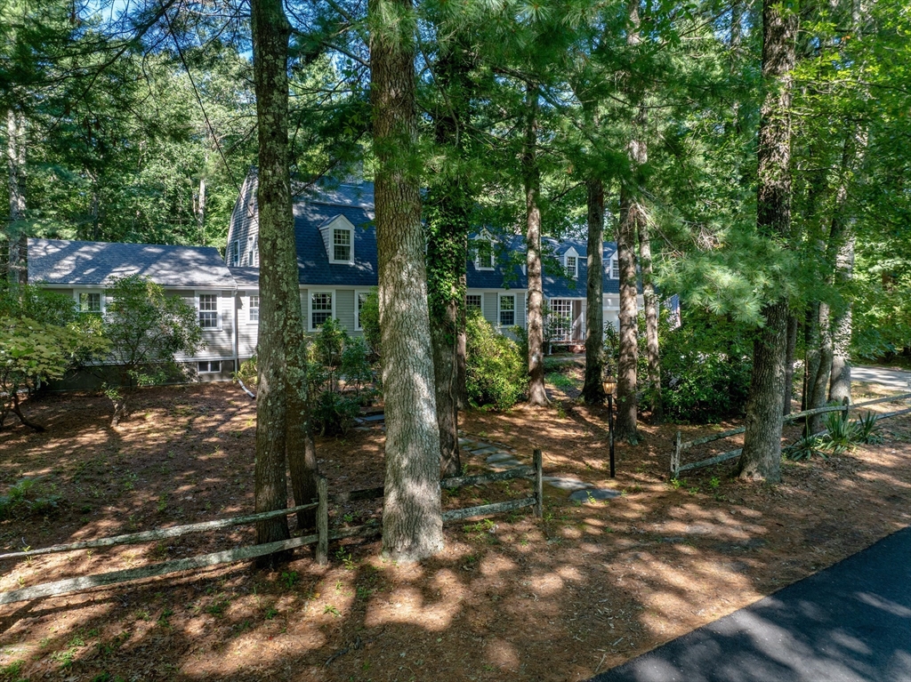 92 Front St Property Photo 3