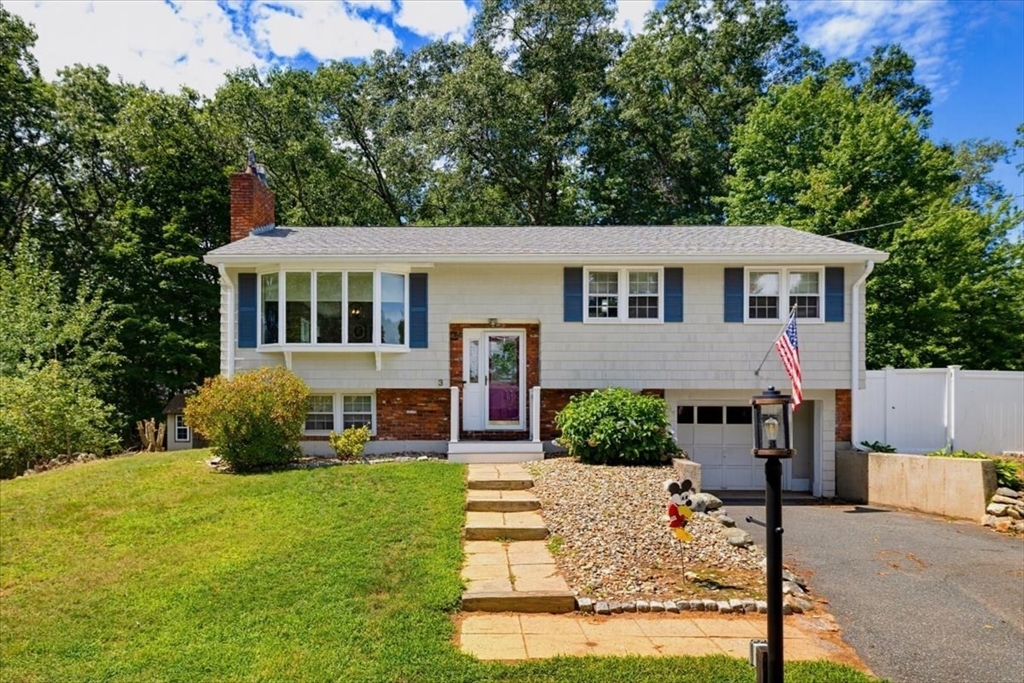3 Bonnie Ln Property Photo 1