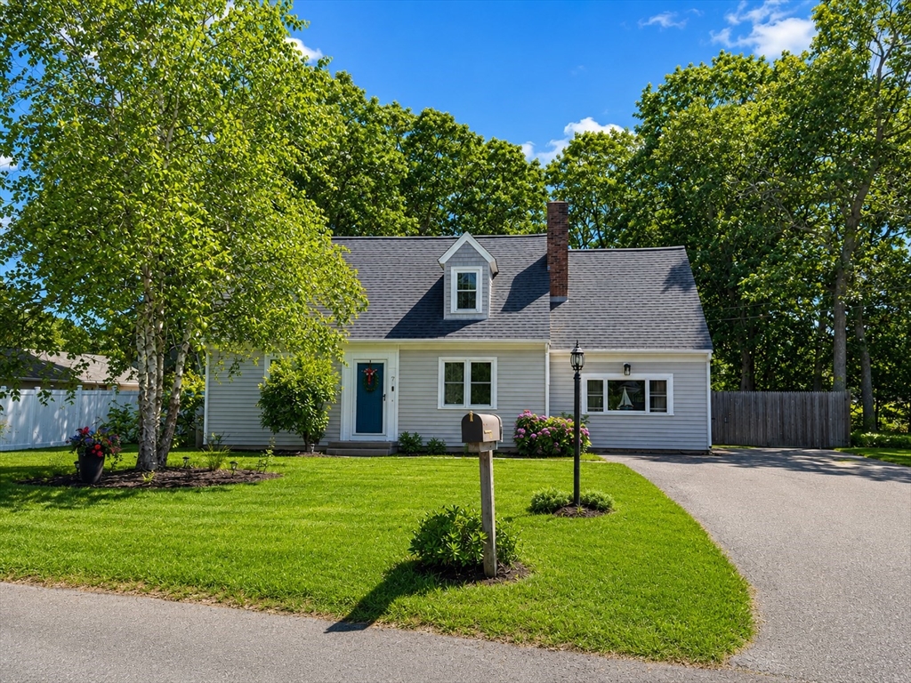 7 Fernwood Ave Property Photo 1