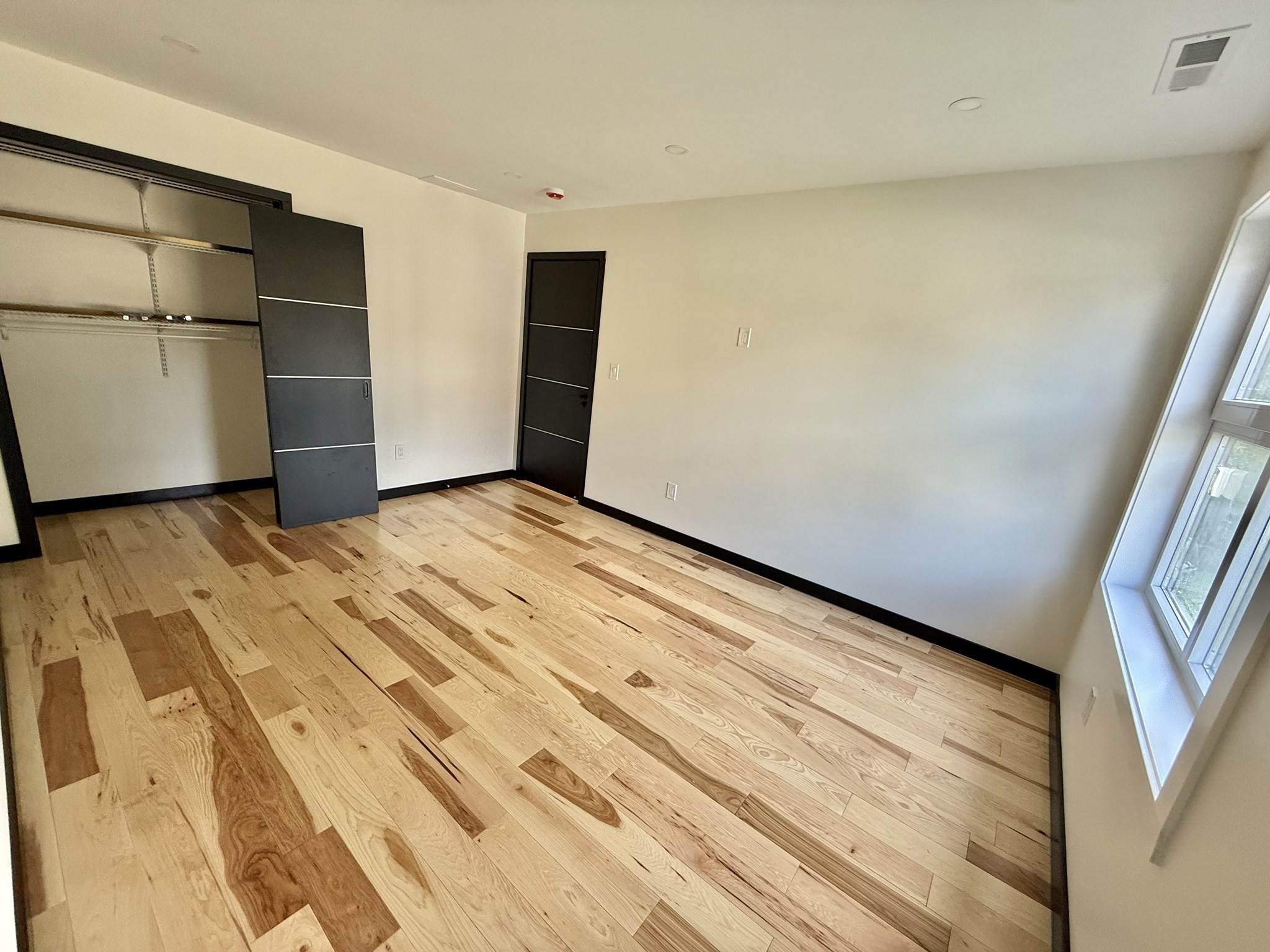35 Greendale Ave # B Property Photo 11