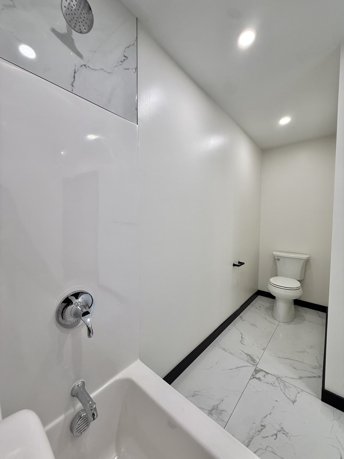 35 Greendale Ave # B Property Photo 21