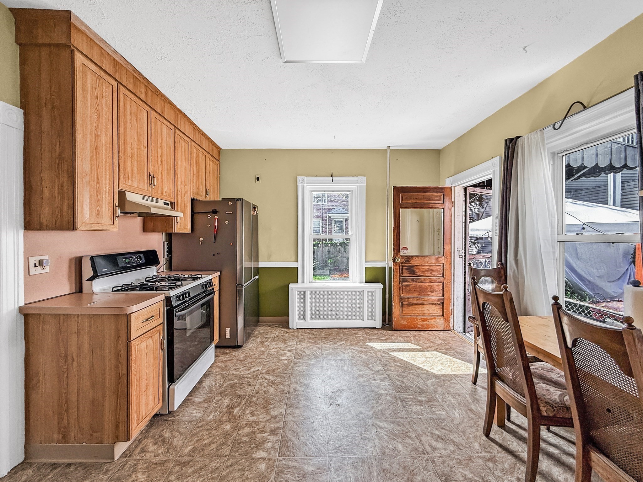 28 Ferry St Property Photo 19