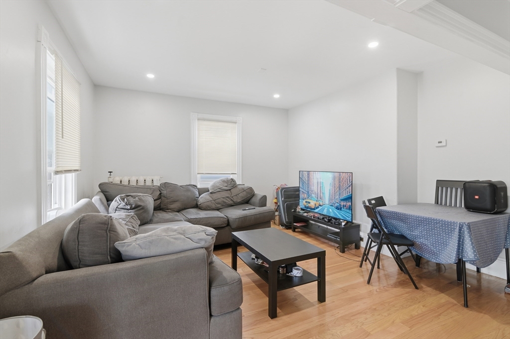 9 Vassall St Property Photo 3