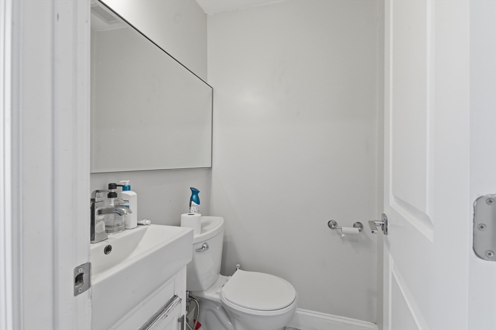 9 Vassall St Property Photo 22