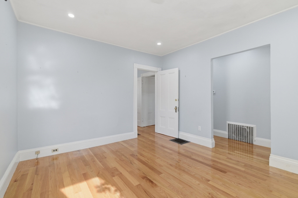 9 Vassall St Property Photo 27
