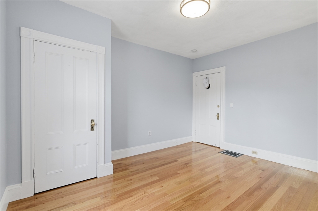 9 Vassall St Property Photo 31