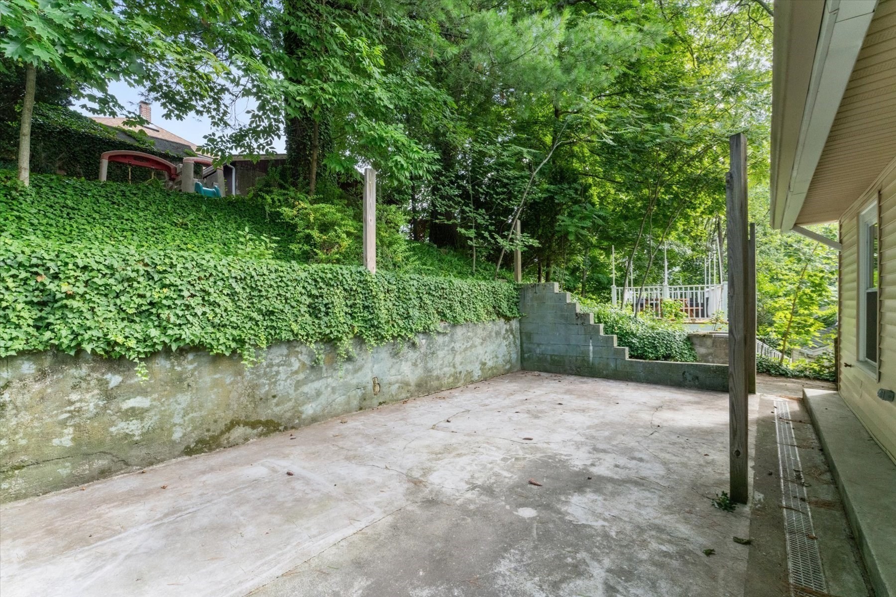 43 Elm St Property Photo 5