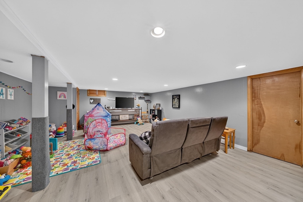 84 Evans Street Property Photo 21
