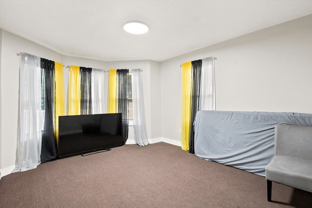 24 Walnut St Property Photo 12