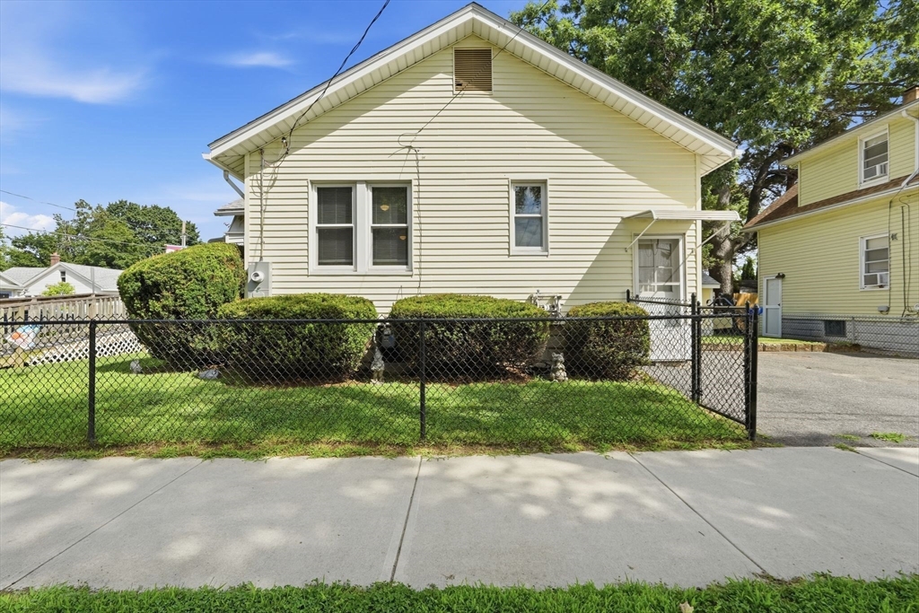 103 Duryea St Property Photo 2