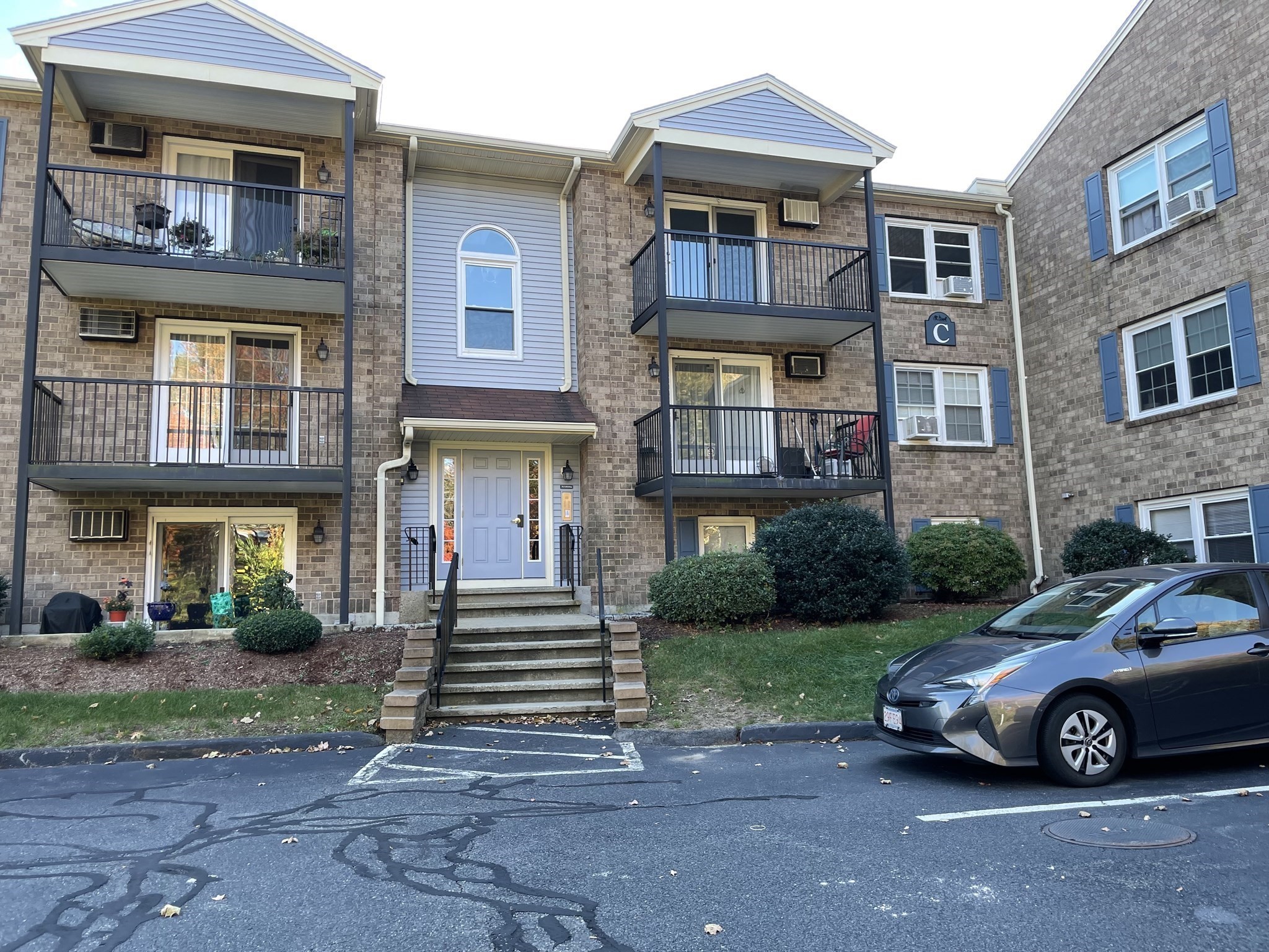 610 S Franklin St # C304 Property Photo 1