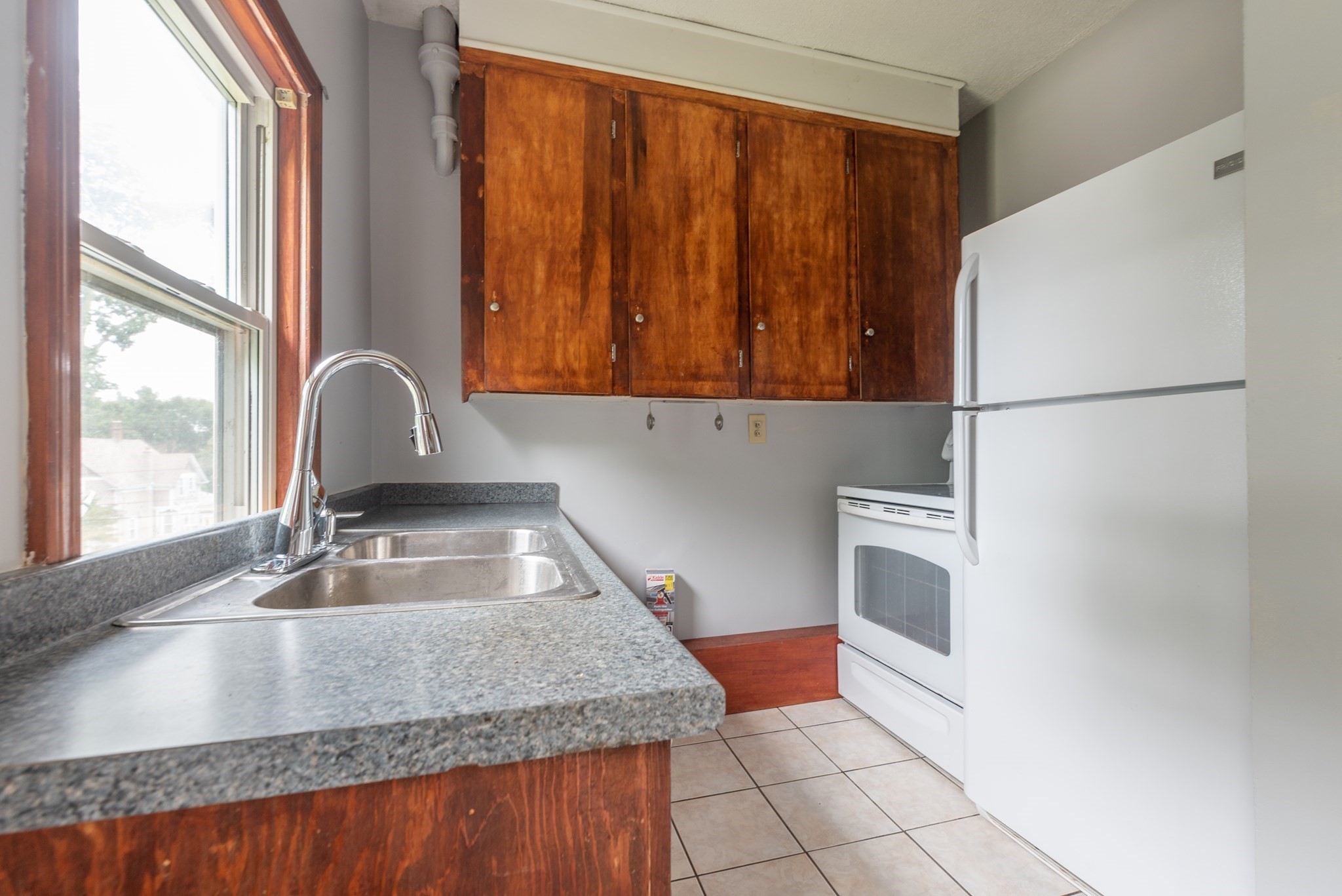 17 Jefferson St # 2 Property Photo 7