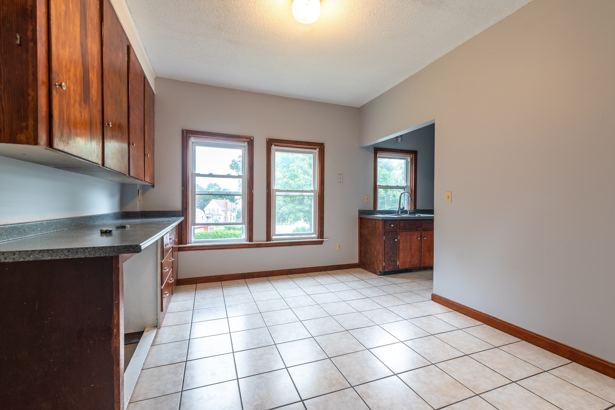 17 Jefferson St # 2 Property Photo 8