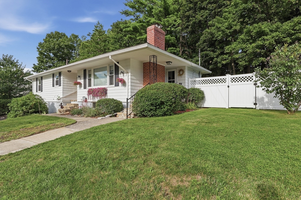 28 Hilltop Circle Property Photo 1