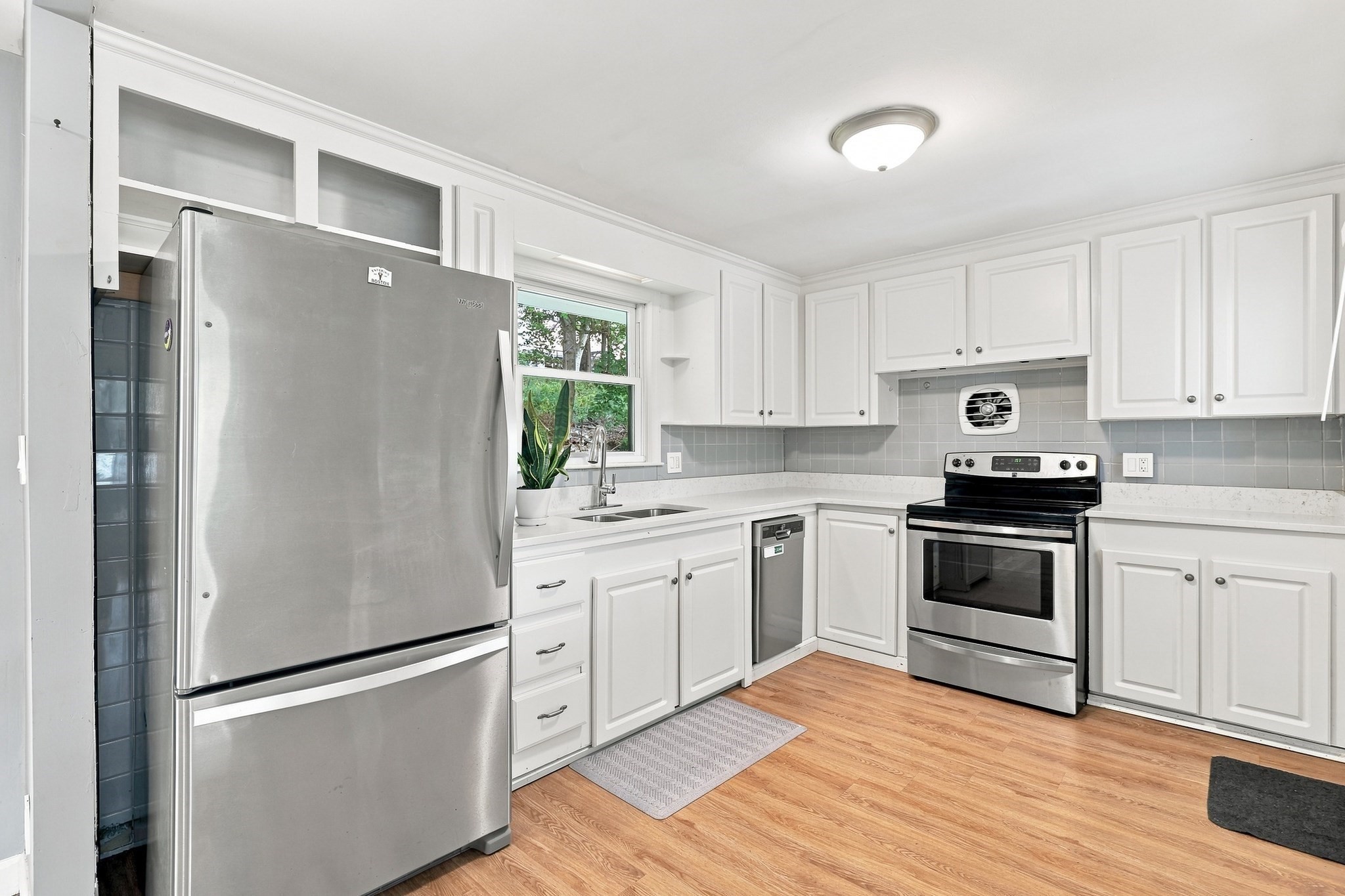28 Hilltop Circle Property Photo 1