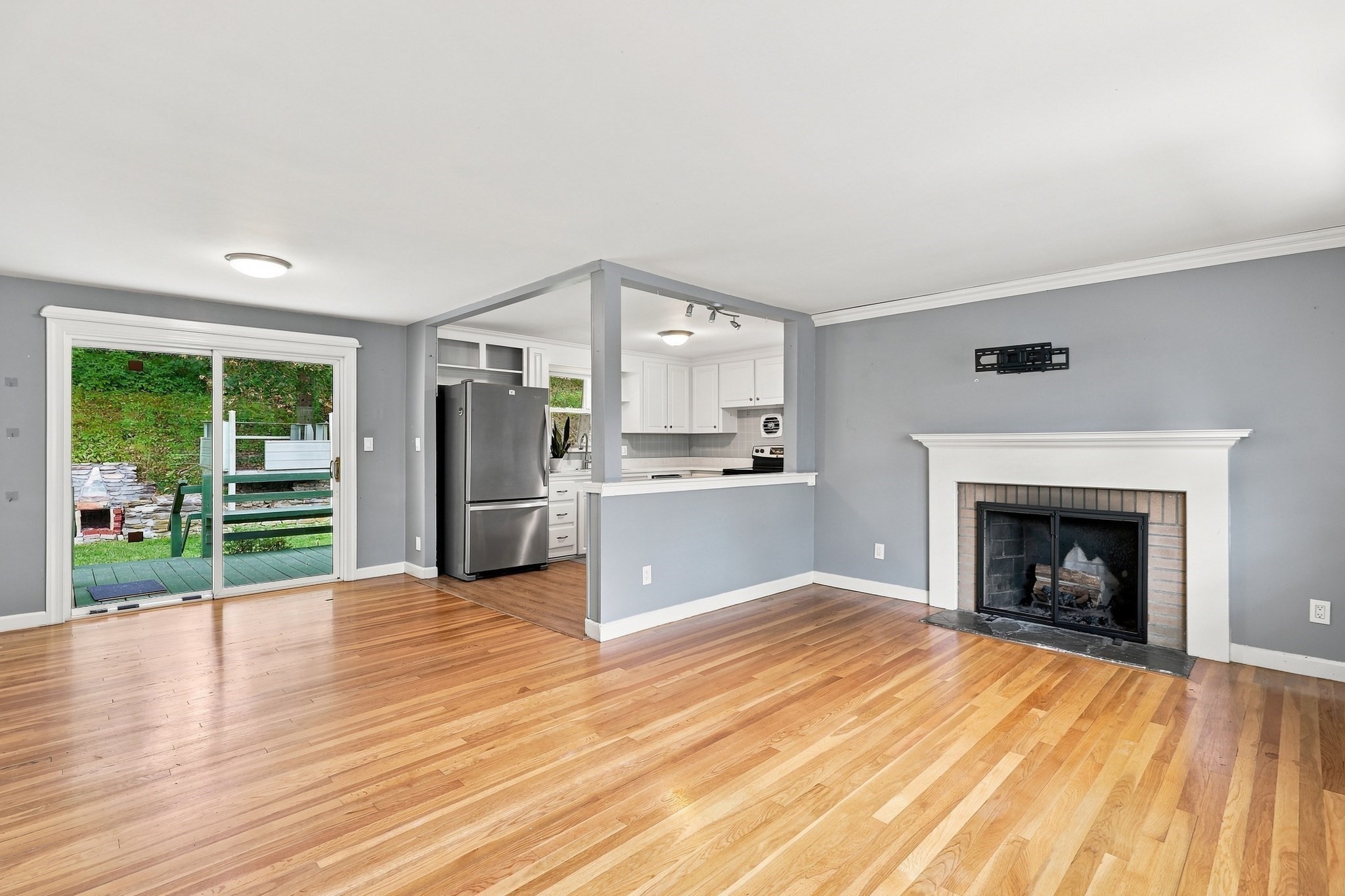 28 Hilltop Circle Property Photo 12