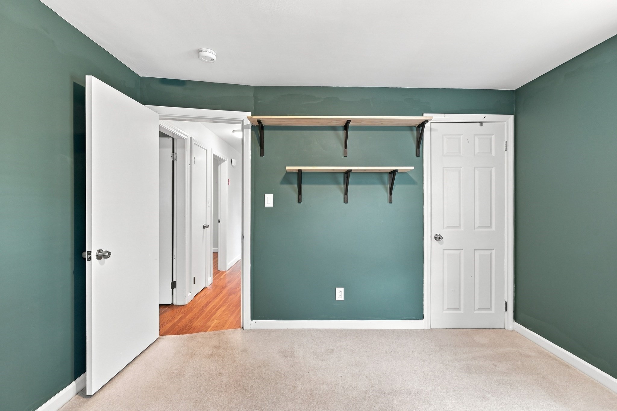 28 Hilltop Circle Property Photo 27
