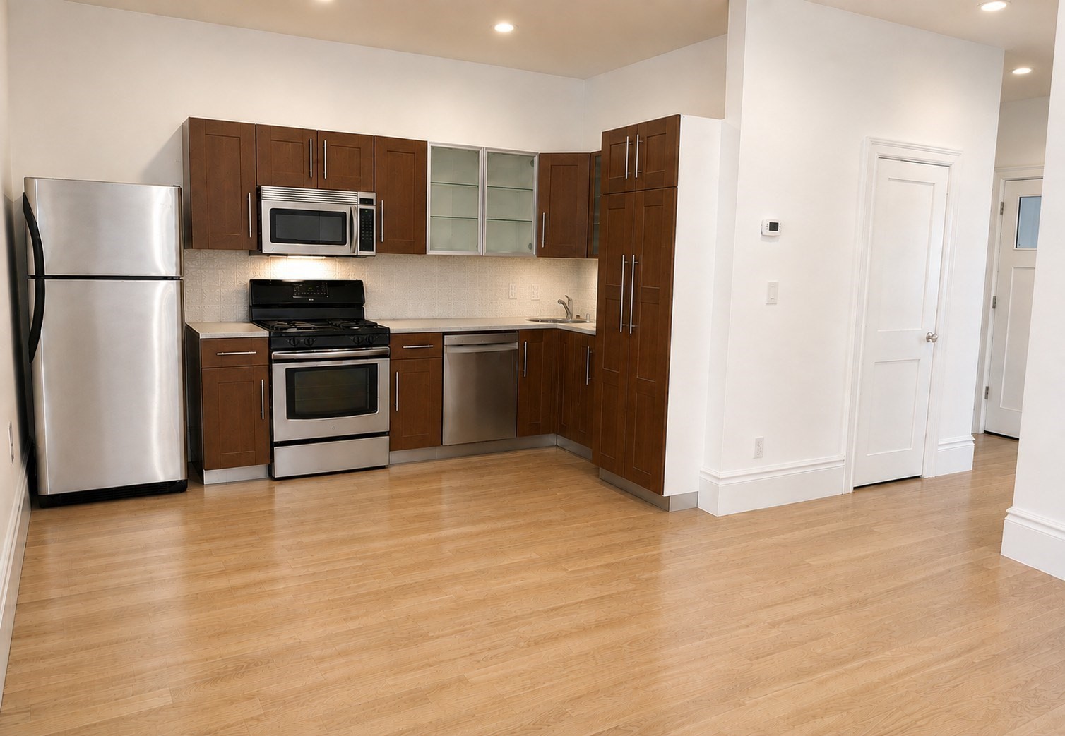 208 Summer St # A Property Photo 1