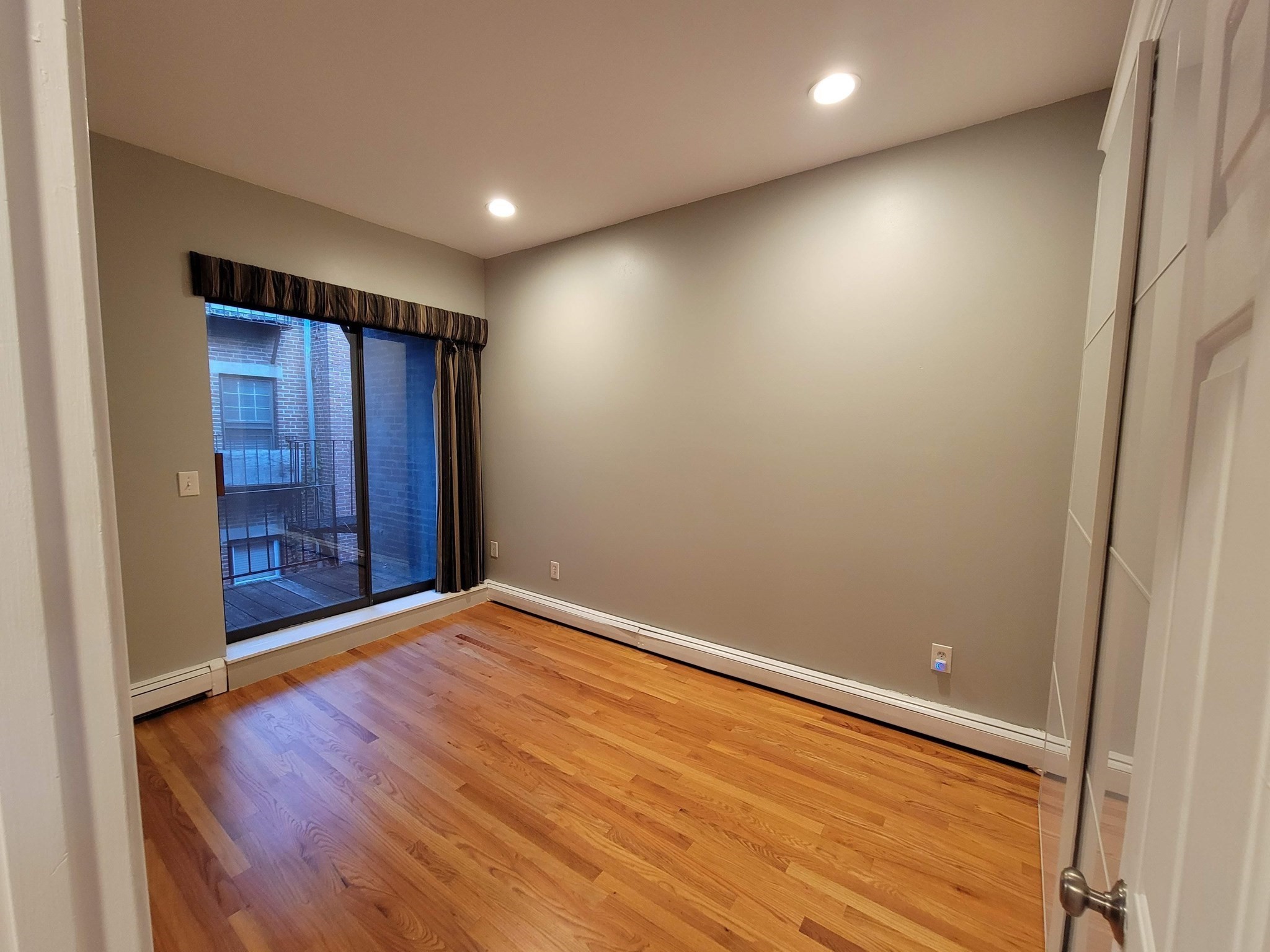 390 Riverway # 16 Property Photo 6