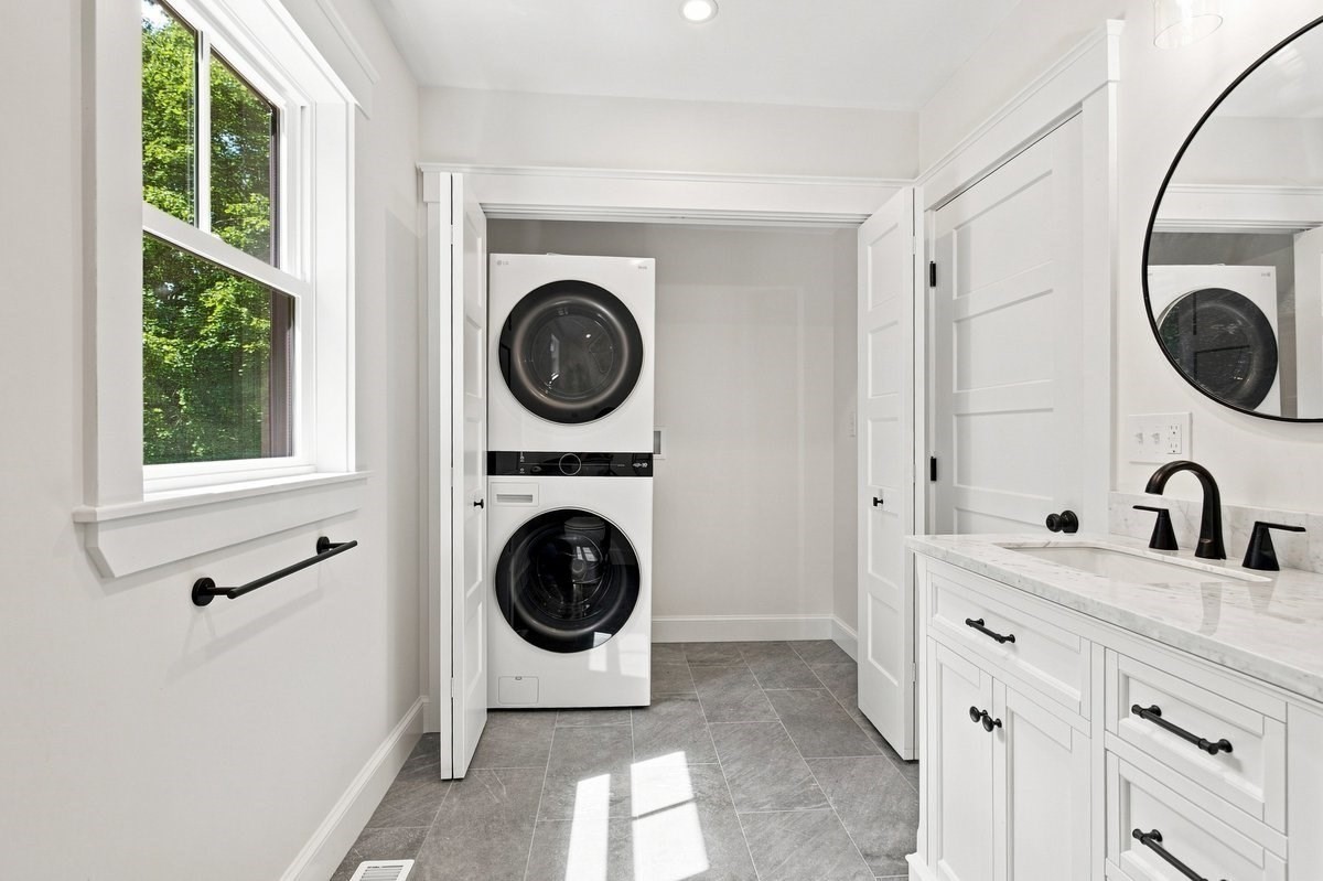 21 King Street Property Photo 18