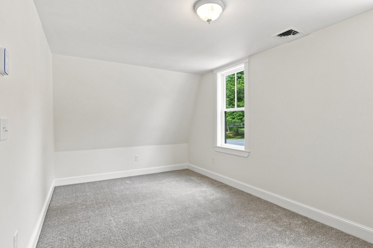 21 King Street Property Photo 21