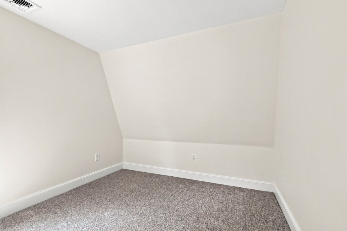 21 King Street Property Photo 25