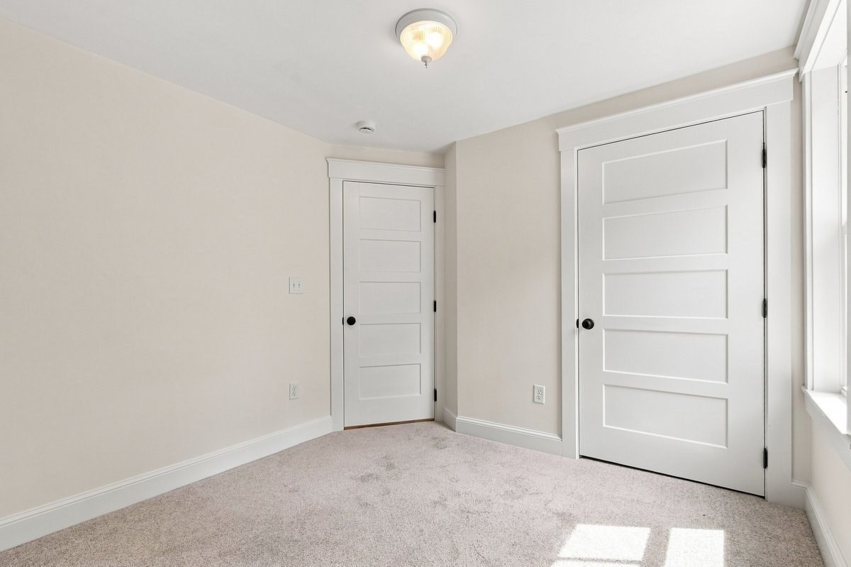 21 King Street Property Photo 27