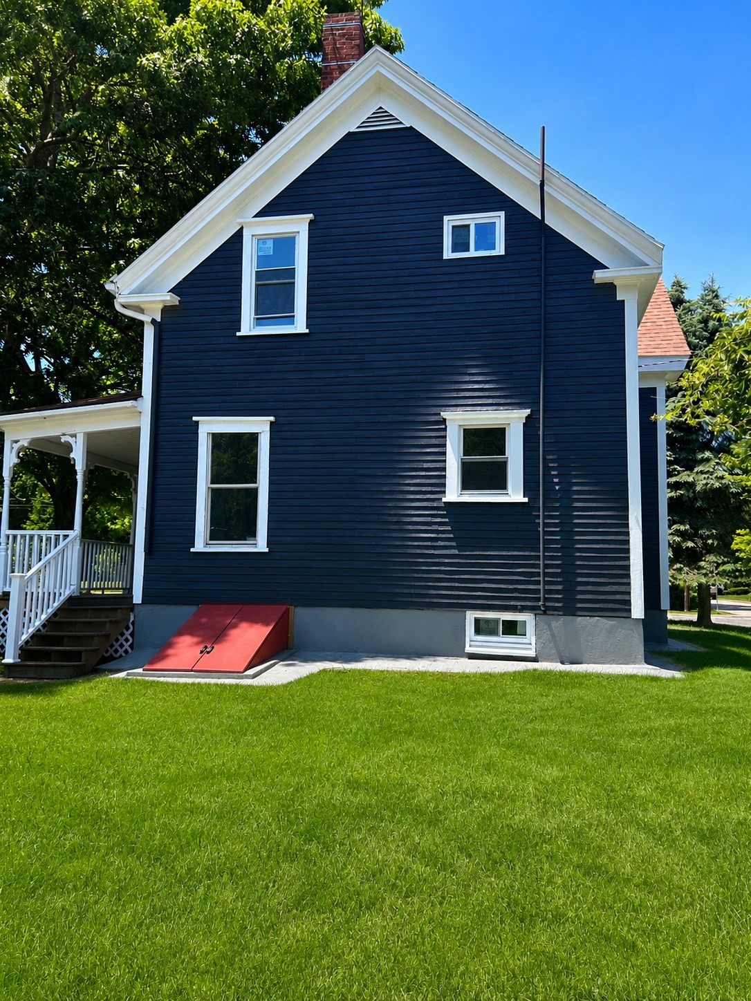 81 Oak St Property Photo 6