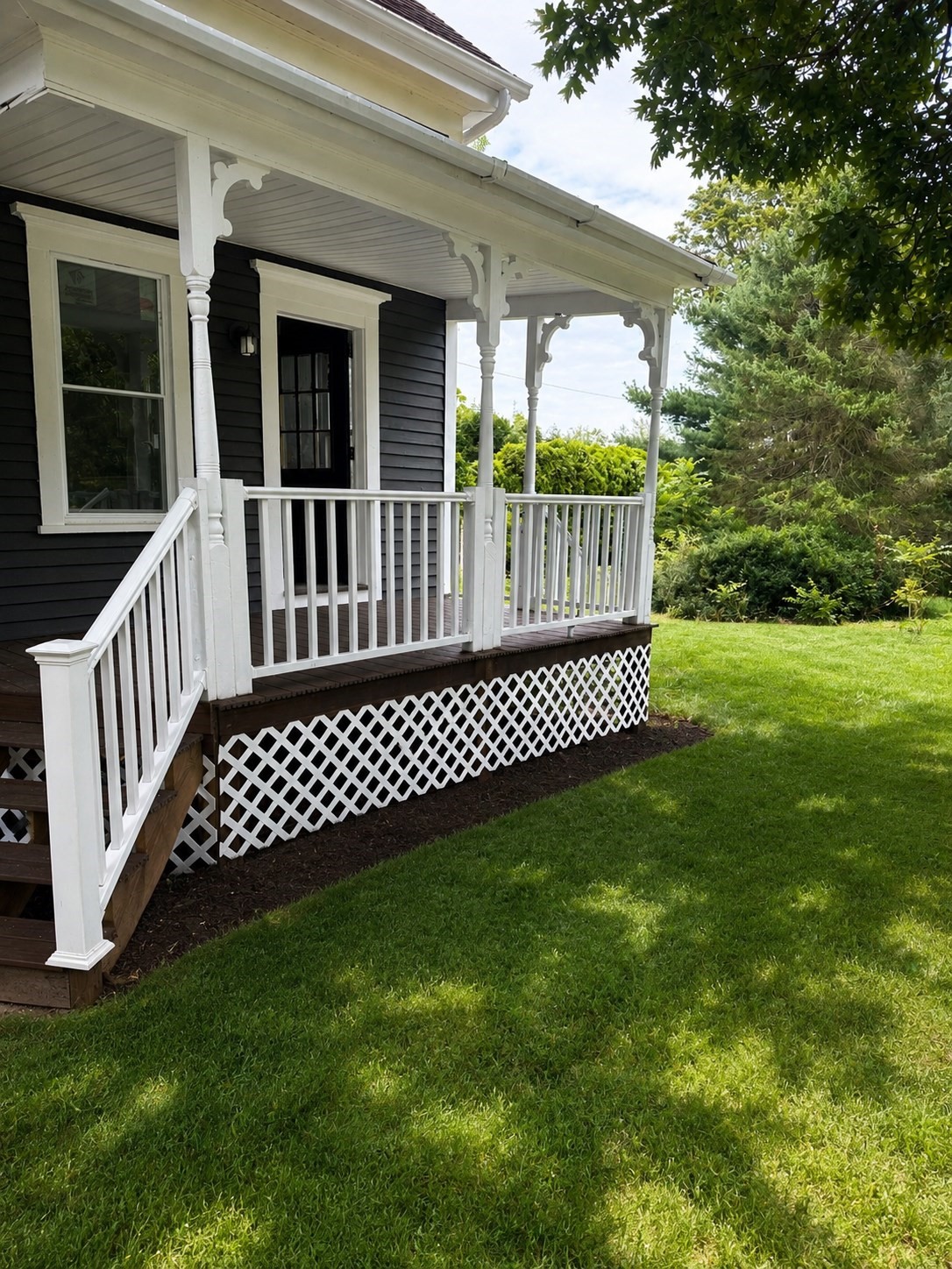 81 Oak St Property Photo 9