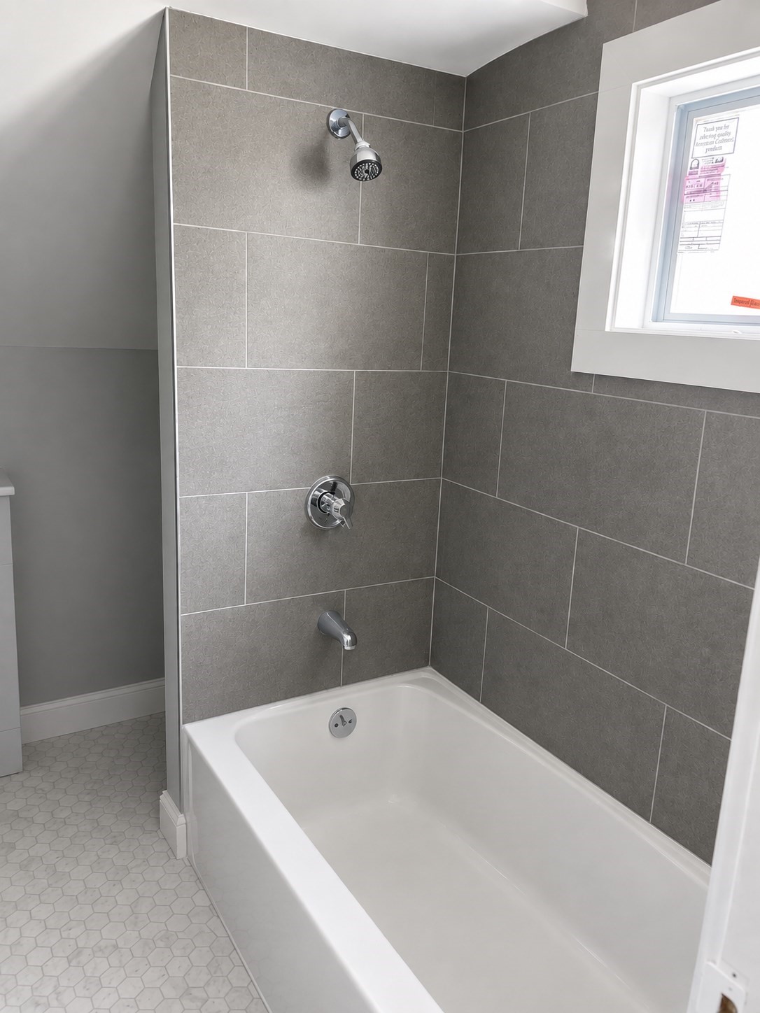 81 Oak St Property Photo 18