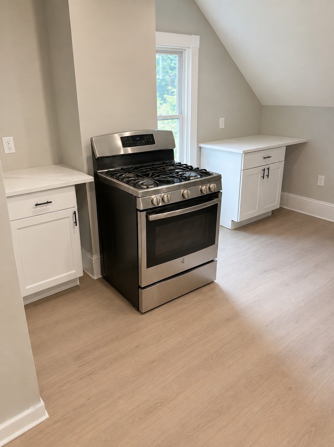 81 Oak St Property Photo 20