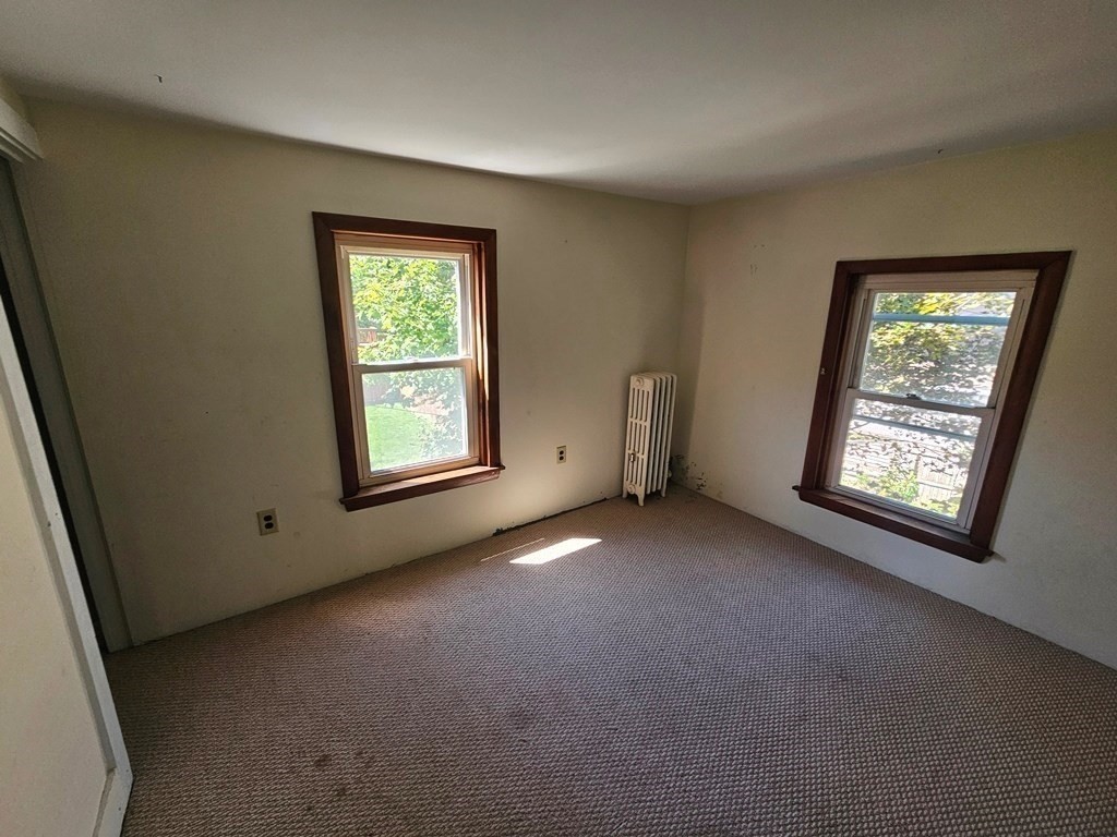186 Burbank St Property Photo 13