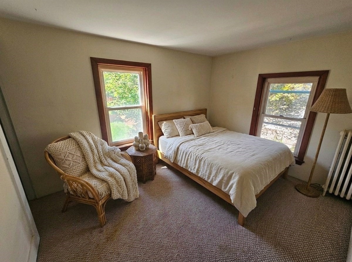 186 Burbank St Property Photo 14