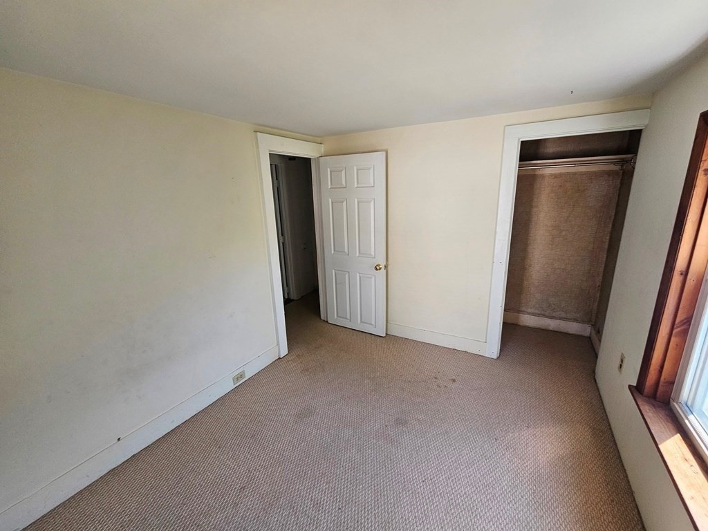 186 Burbank St Property Photo 15